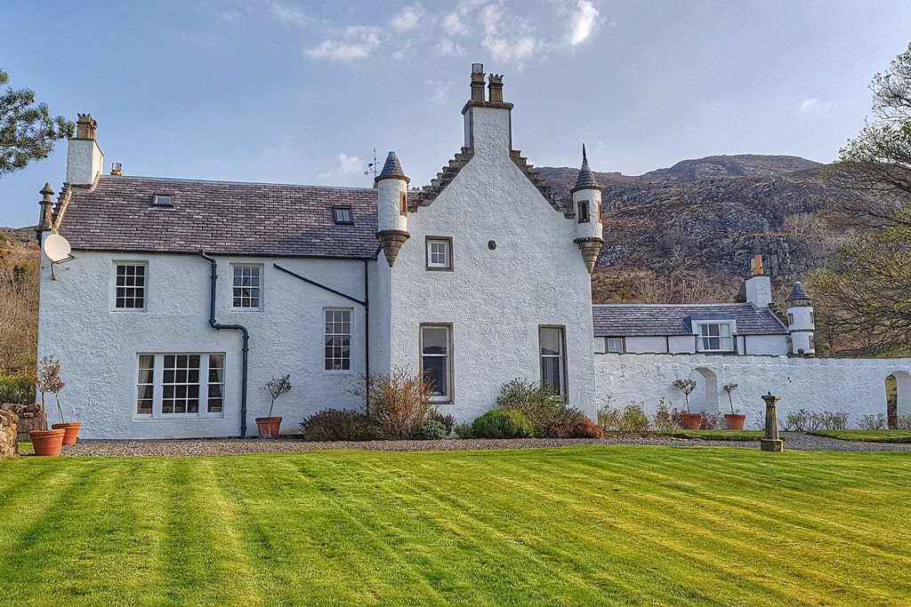 Luxury accomodation Letterewe Lodge for rent in the Highlands